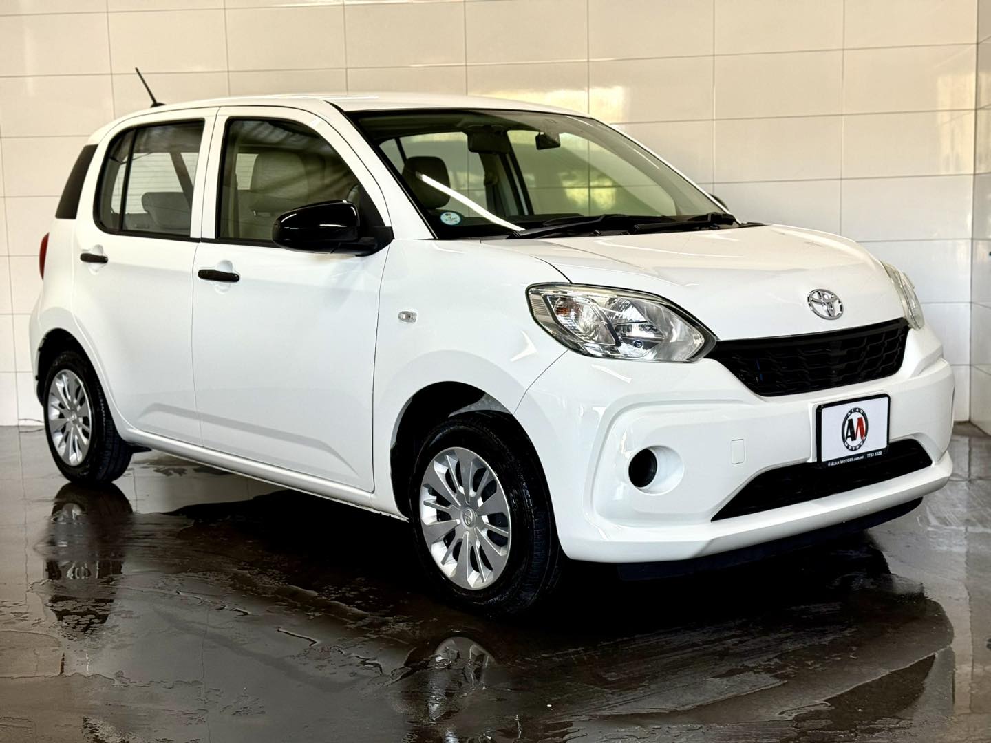 Toyota Passo Pearl White 2018/19 Japan Import