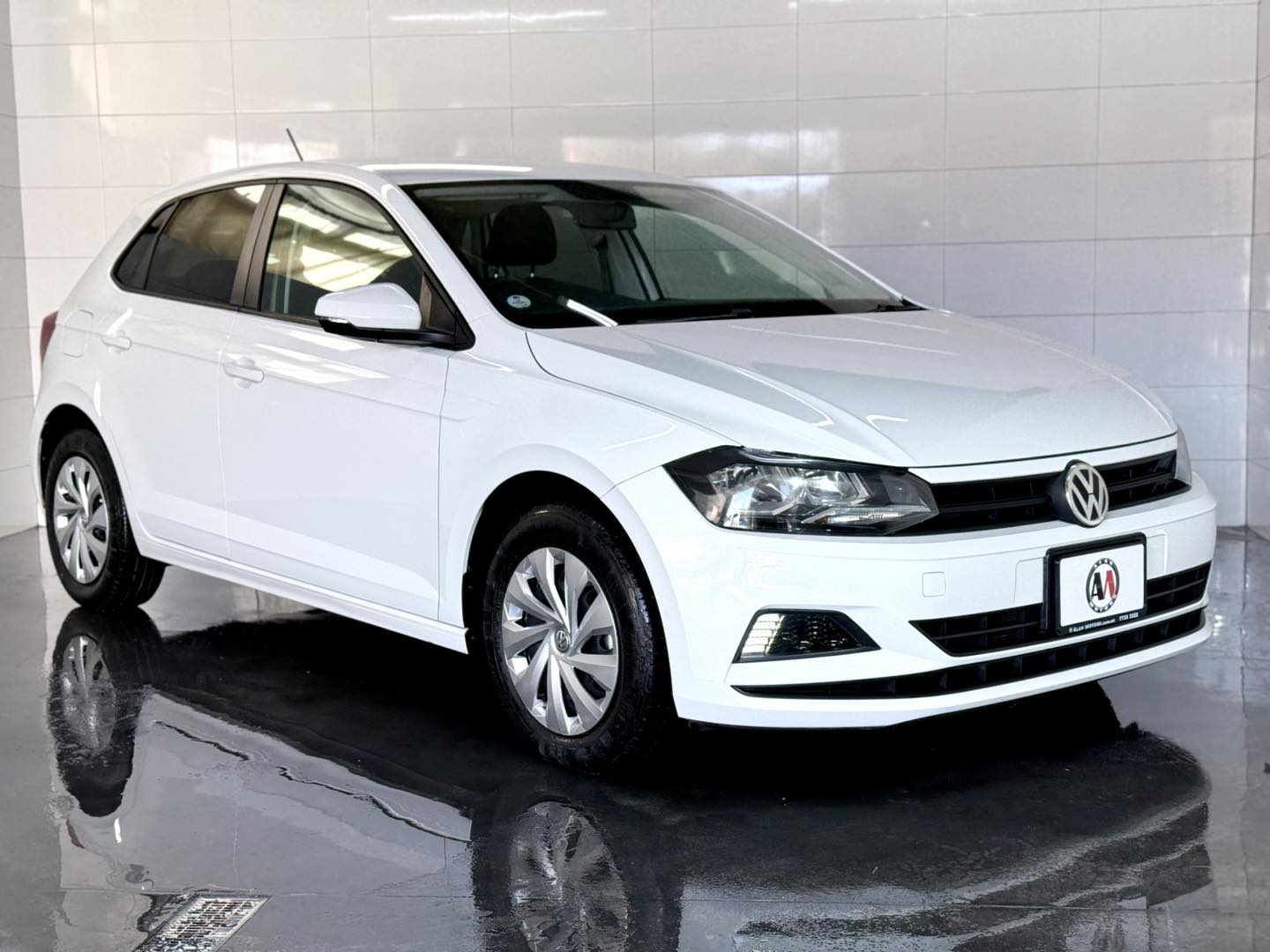 Volkswagen Polo TSI New Shape Reverse Camera